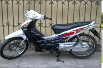 Năm 2004 NH193 Trắng